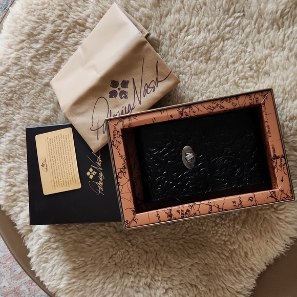 New IOB Patricia Nash Hand-tooled Black Leather Crossbody Bag 🖤 - Picture 9 of 10